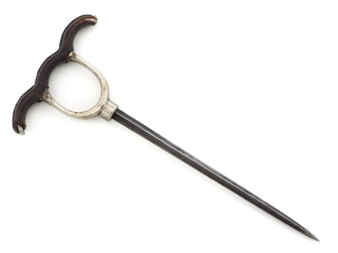 RARE BRITISH SOE ESCAPE AND EVASION THRUST OR PUSH DAGGER, WW2 SPECIAL OPERATIONS AND ASSASSINATIONS: WW2 S.O.E (Special Operations Executive) / O.S.S (Office of Strategic Services) Push Dagger, interesting example being a 'rams head' type dagger with leather covering to the top. Blued steel cruciform