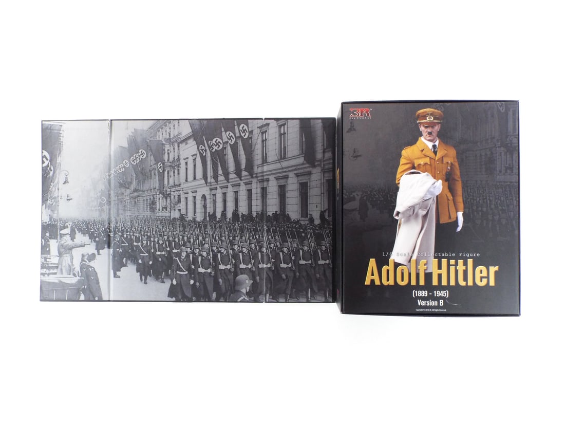 German WWII 1/6 Leader Action Figure 3R VERSION B Lectern Accessories: Molded plastic body exhibits crisp articulation with no apparent joint slack, clothed in a tailored textile NSDAP uniform showing minimal shelf wear. Head sculpt retains sharp paint applications with 