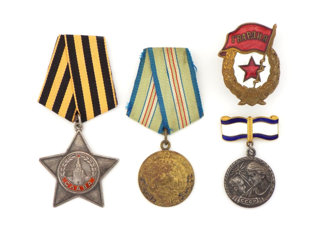 Lot of 4 Soviet WWII Period Medals with 5 Pointed Silver Star (1 of 11)