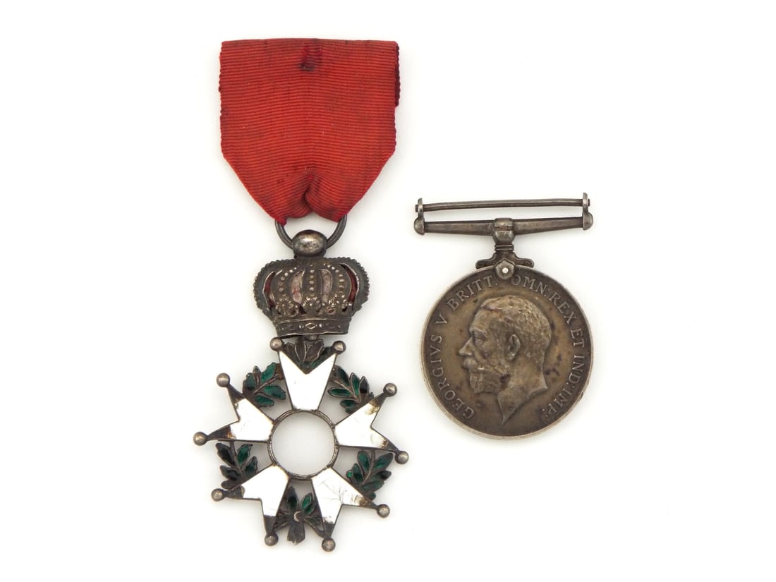 Pair of WWI Allied Canadian & French Medal Grouping LEGION OF HONOUR (1 of 8)