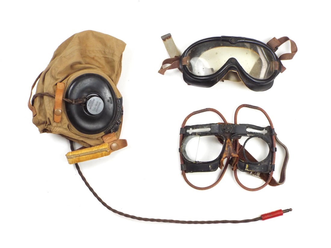 WWII US AIR FORCE SUMMER FLYING HELMET & Polaroid Goggles (1 of 6)