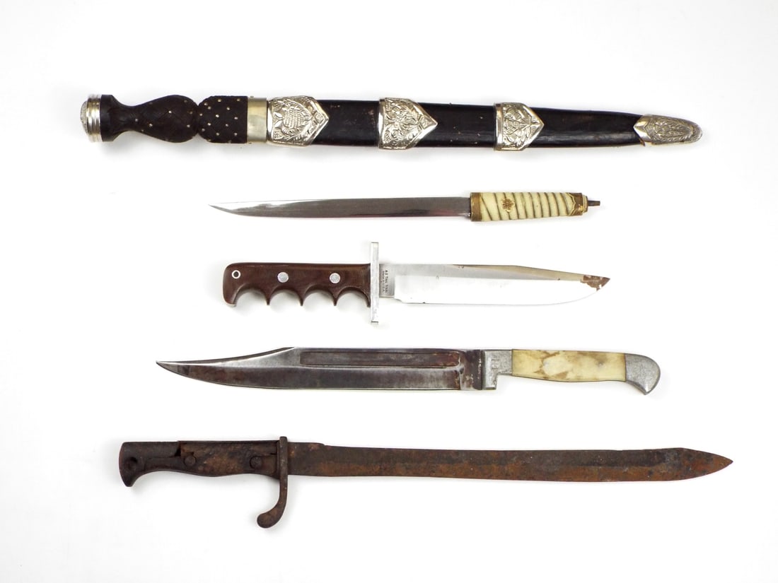 Group Of Edged Weapons: Group Of Edged Weapons