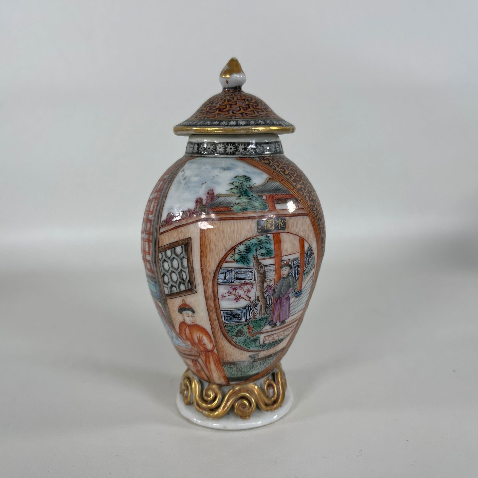 18th Century Chinese Export Porcelain Tea Caddy W/ Cover (1 of 5)