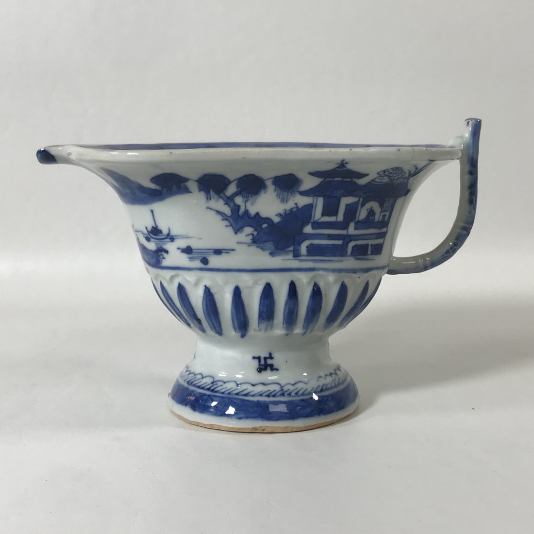 Early Canton Helmet Creamer: Measures 7“ wide, 4.5“ tall. faint hairline on top rim.