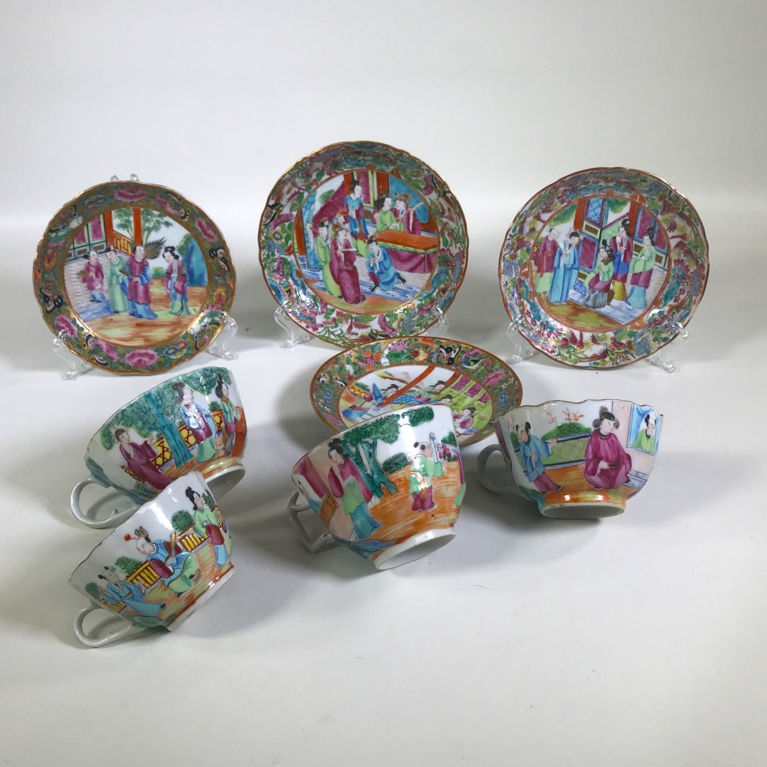 Assembled Group of (4) 19th Century Chinese Rose Mandarin Porcelain Cup & Saucers (1 of 7)