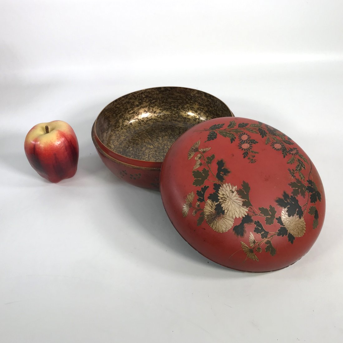 19th Century Japanese Lacquer Round Cover Box (1 of 5)