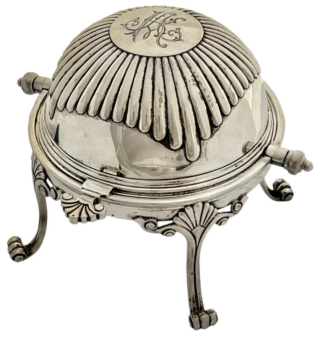 84 Russian silver dish for caviar, signed Grachev, late 19th century, with a special opening and in: 84 Russian silver dish for caviar, signed Grachev, late 19th century, with a special opening and in excellent condition total weight 696.50gr not including glass - the inner diameter 9.4 cm inside the