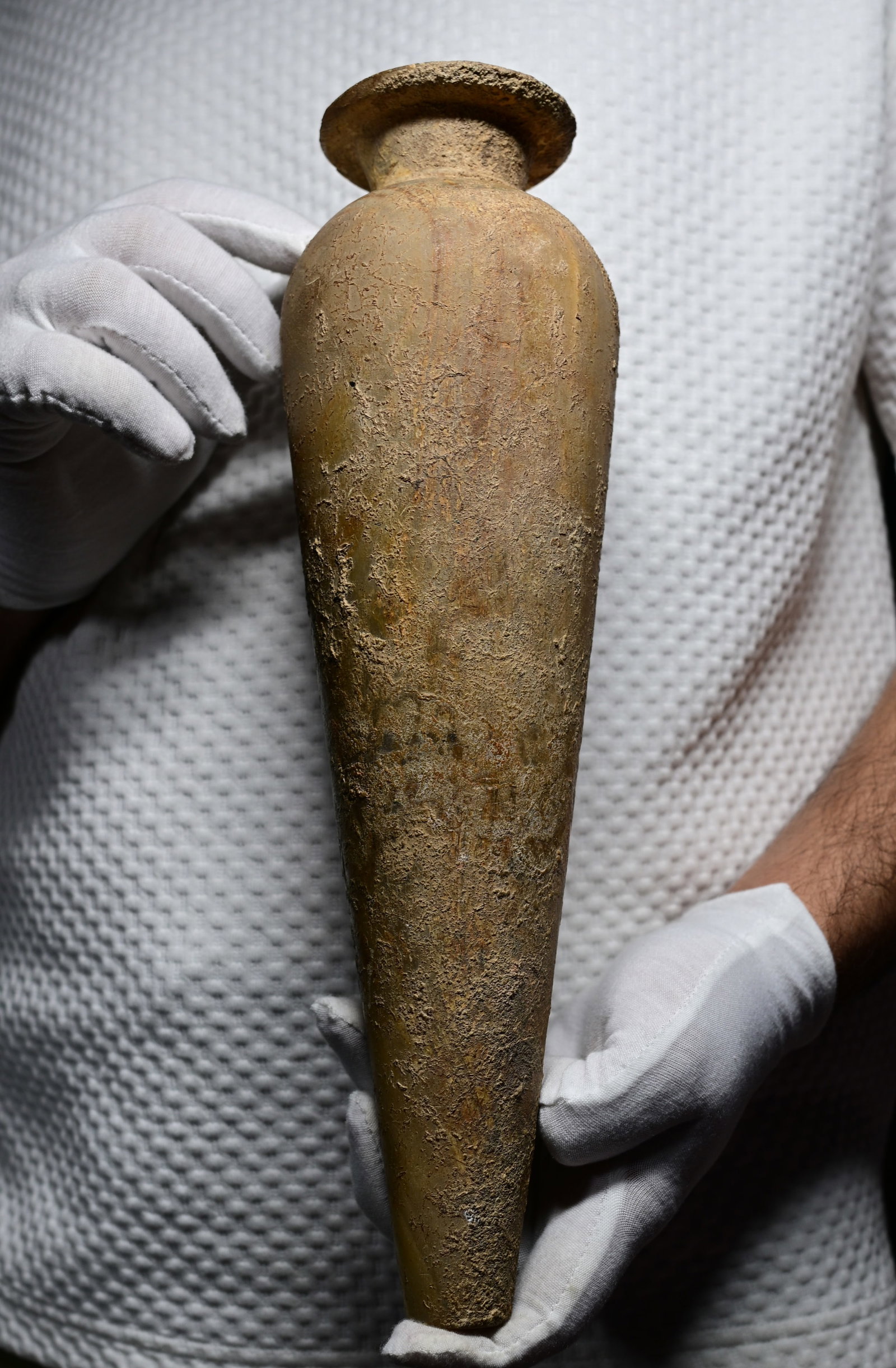 A large egyptian alabster vase (1 of 5)