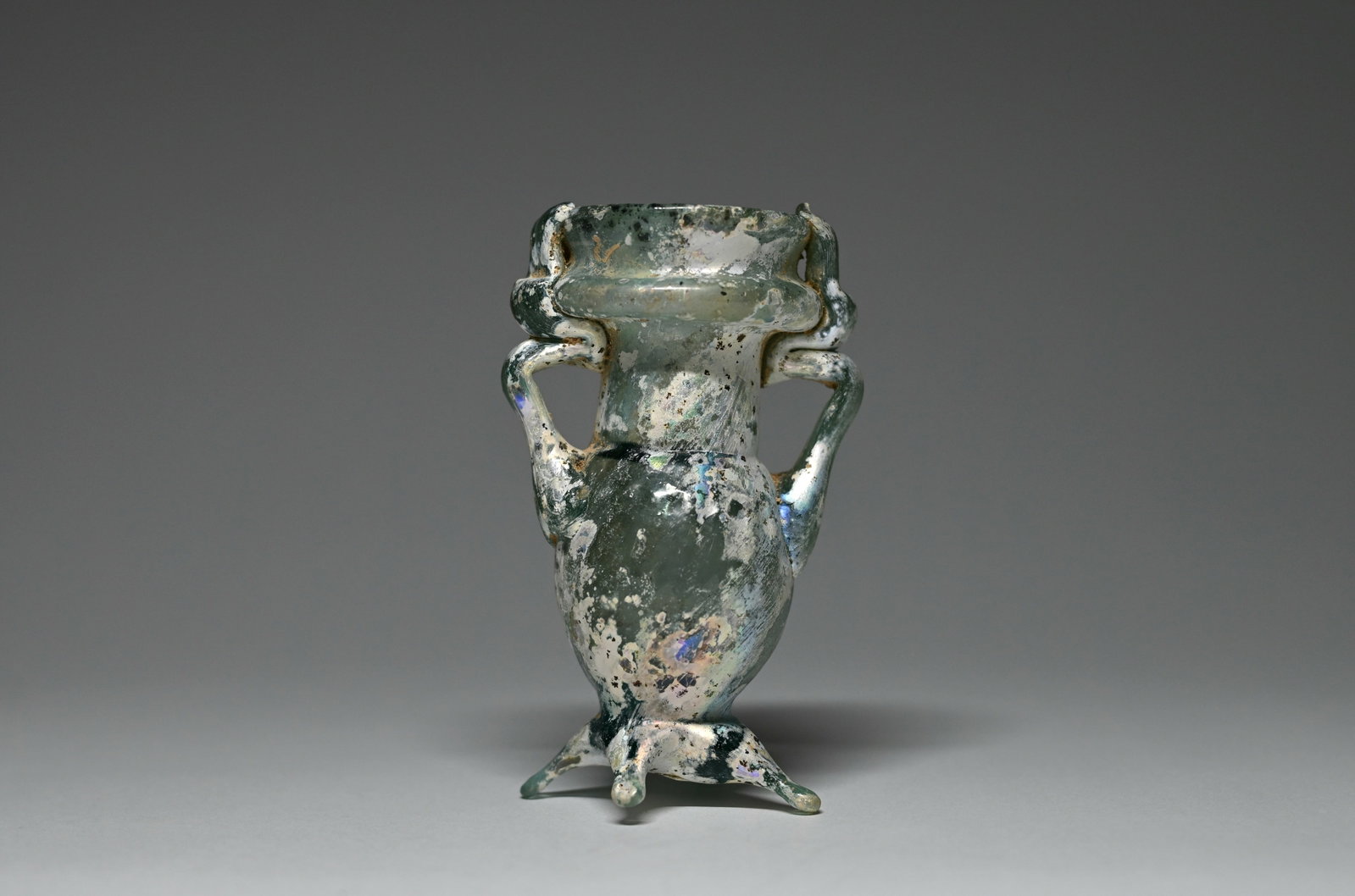 A roman 3 leg glass jar (1 of 5)