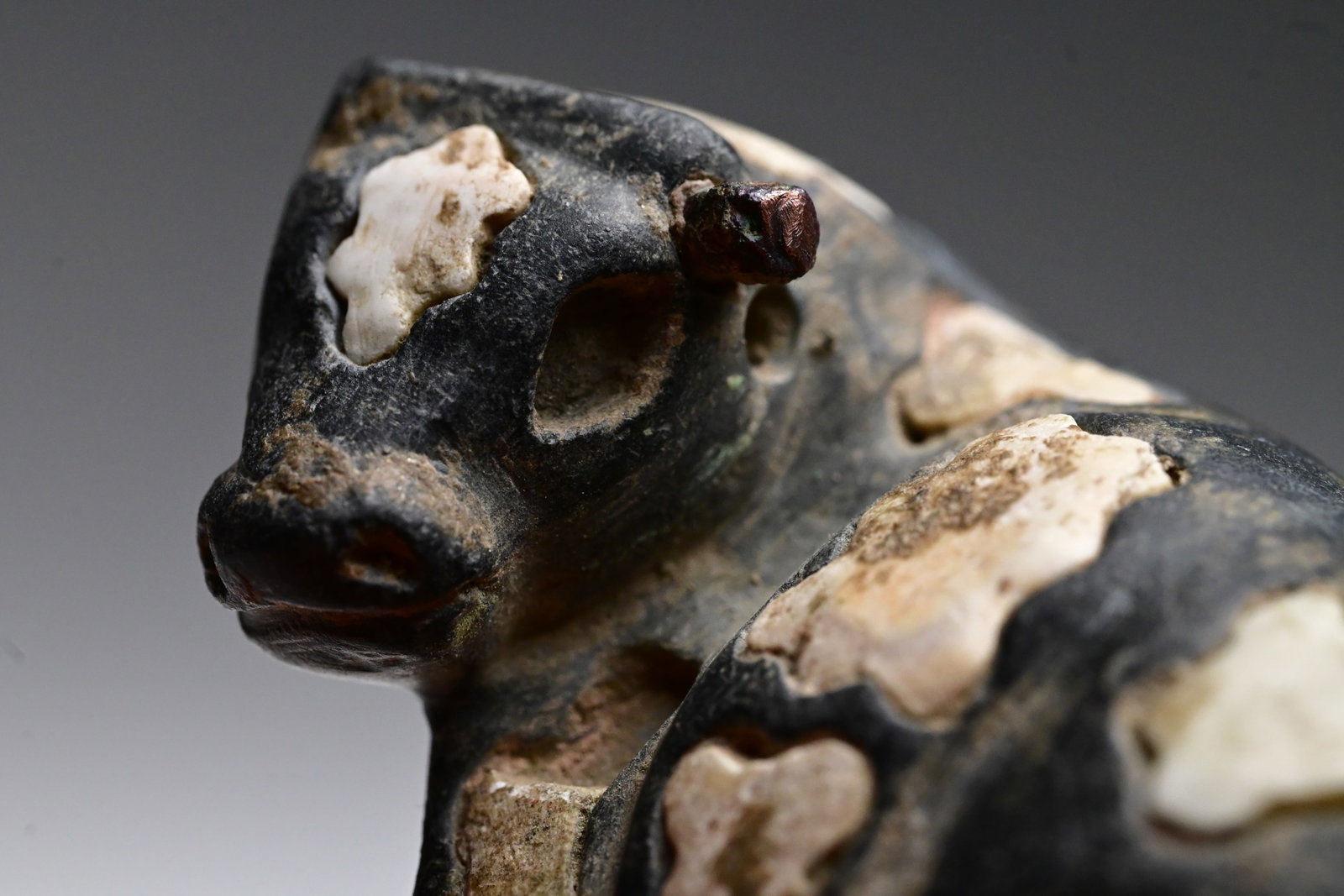 A Bactrian Bull Statue - 8