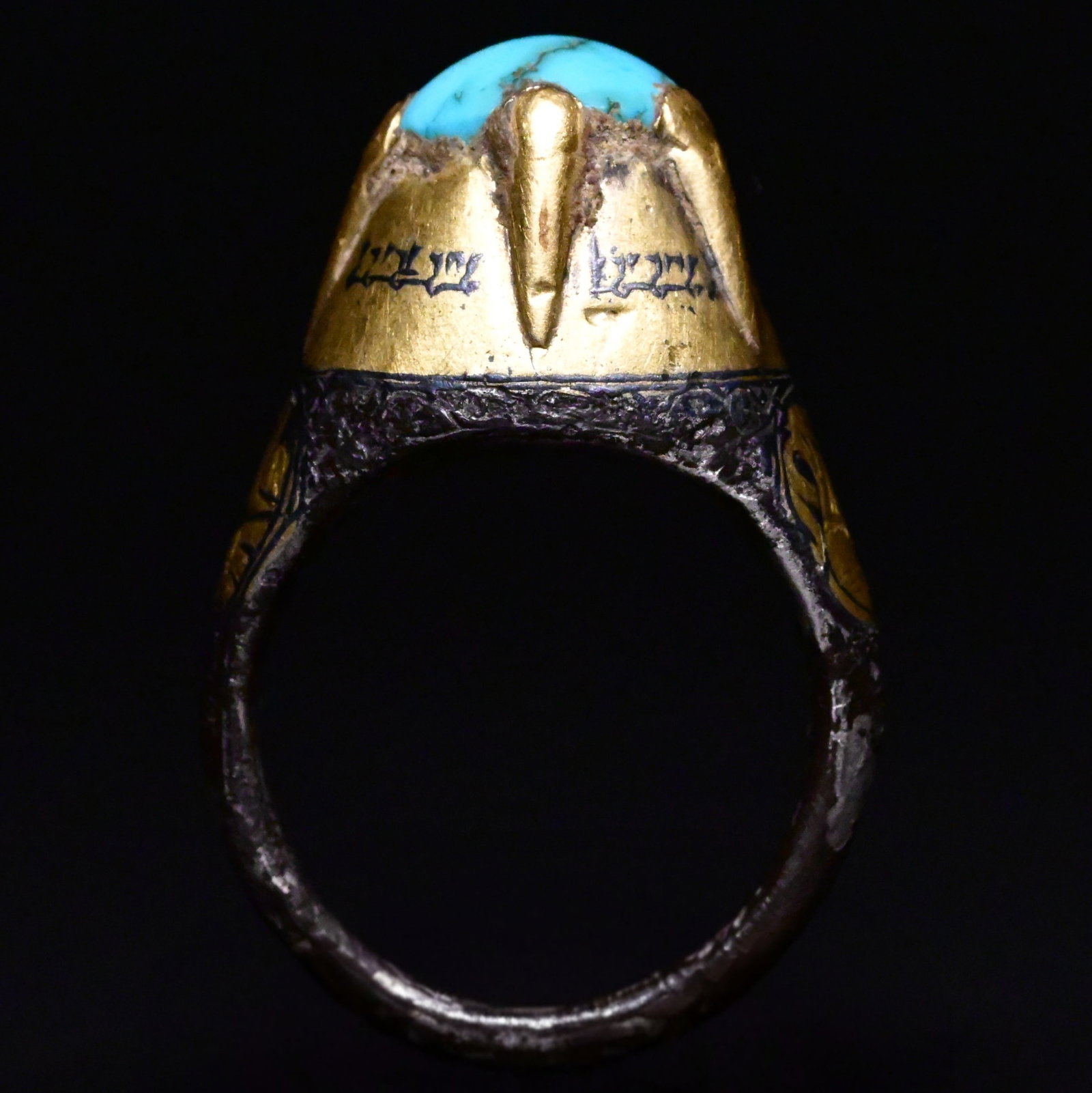 Seljuk Silver-Gilt Ring with Turquoise And Niello Decoration (1 of 11)