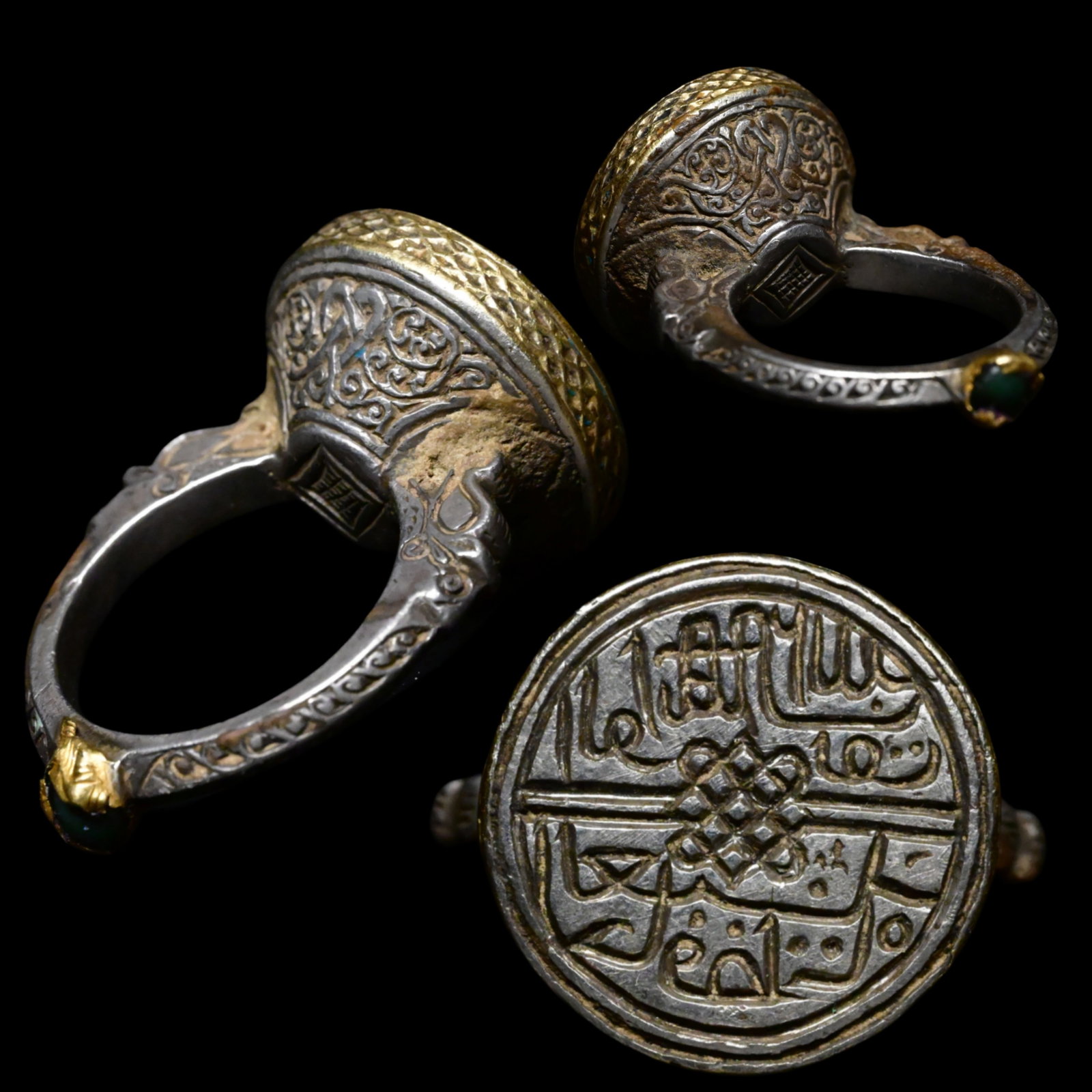 A safavid parcel-gilt engraved seal ring (1 of 14)