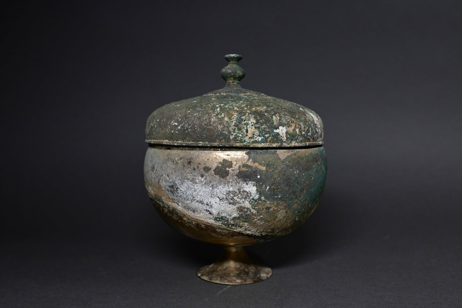 Khurasan Bronze Bowl With Lid 12/13th Century: Khurasan Bronze Bowl With Lid 12/13th Century.Size: 19cm H.Provenance: property of an private european collector, acquired in early 1990s