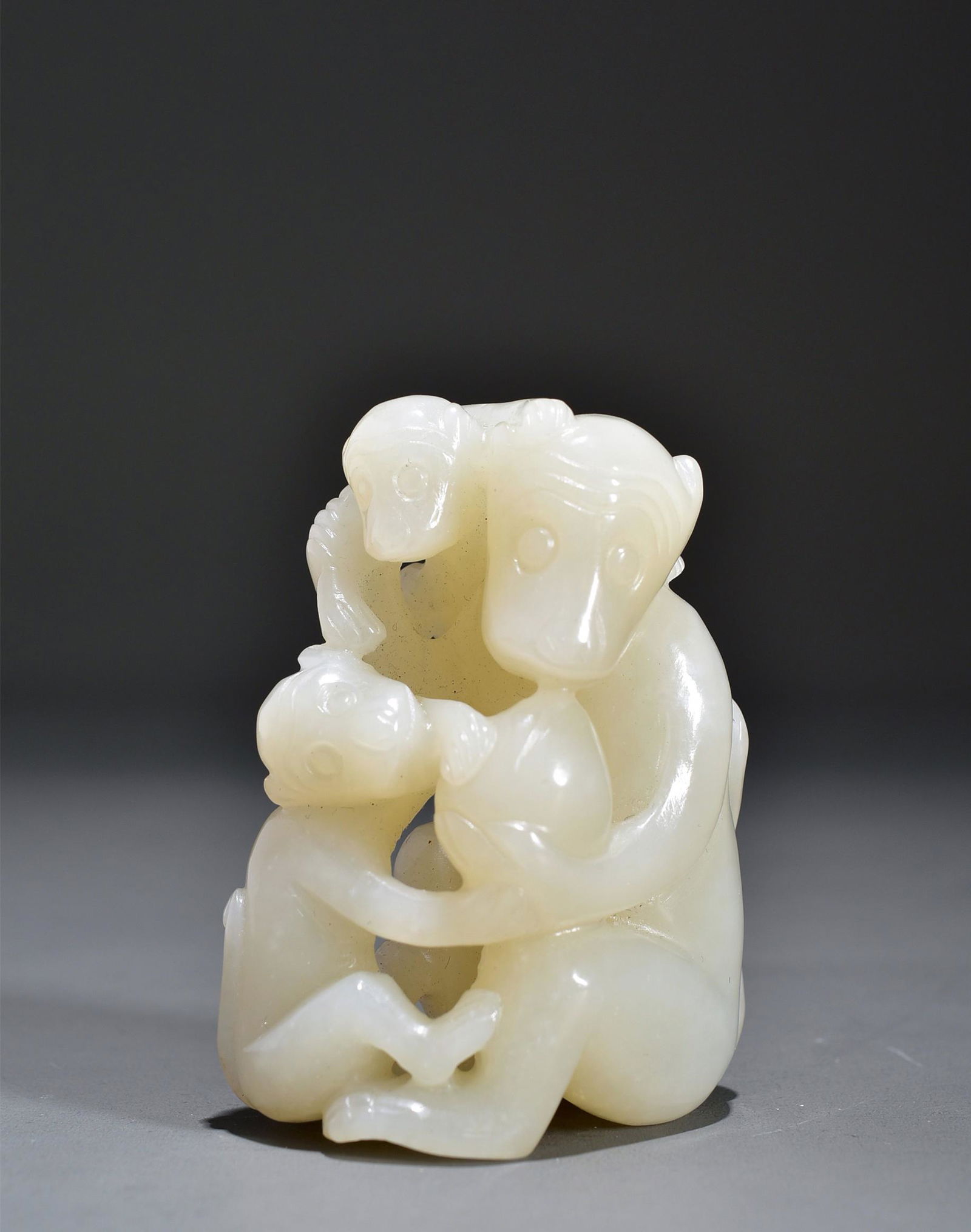 A hetian jade monkey ornament, Qing Dynasty (1 of 9)
