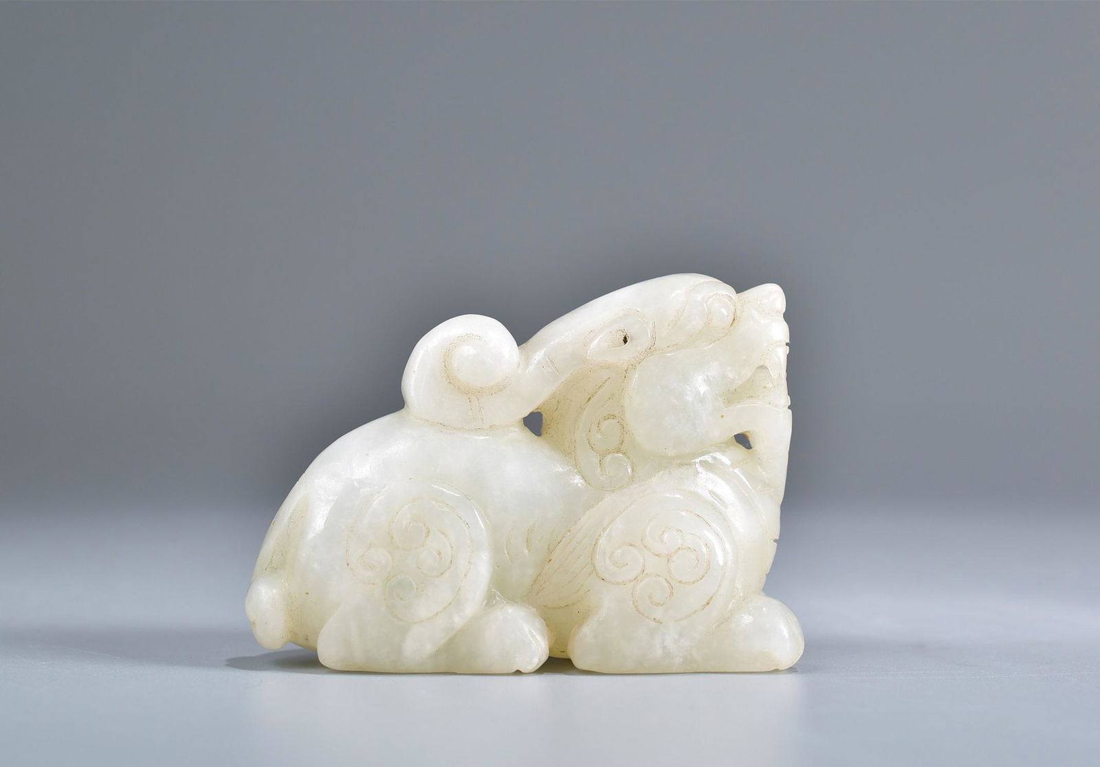 A Hetian jade tiger ornament (1 of 8)