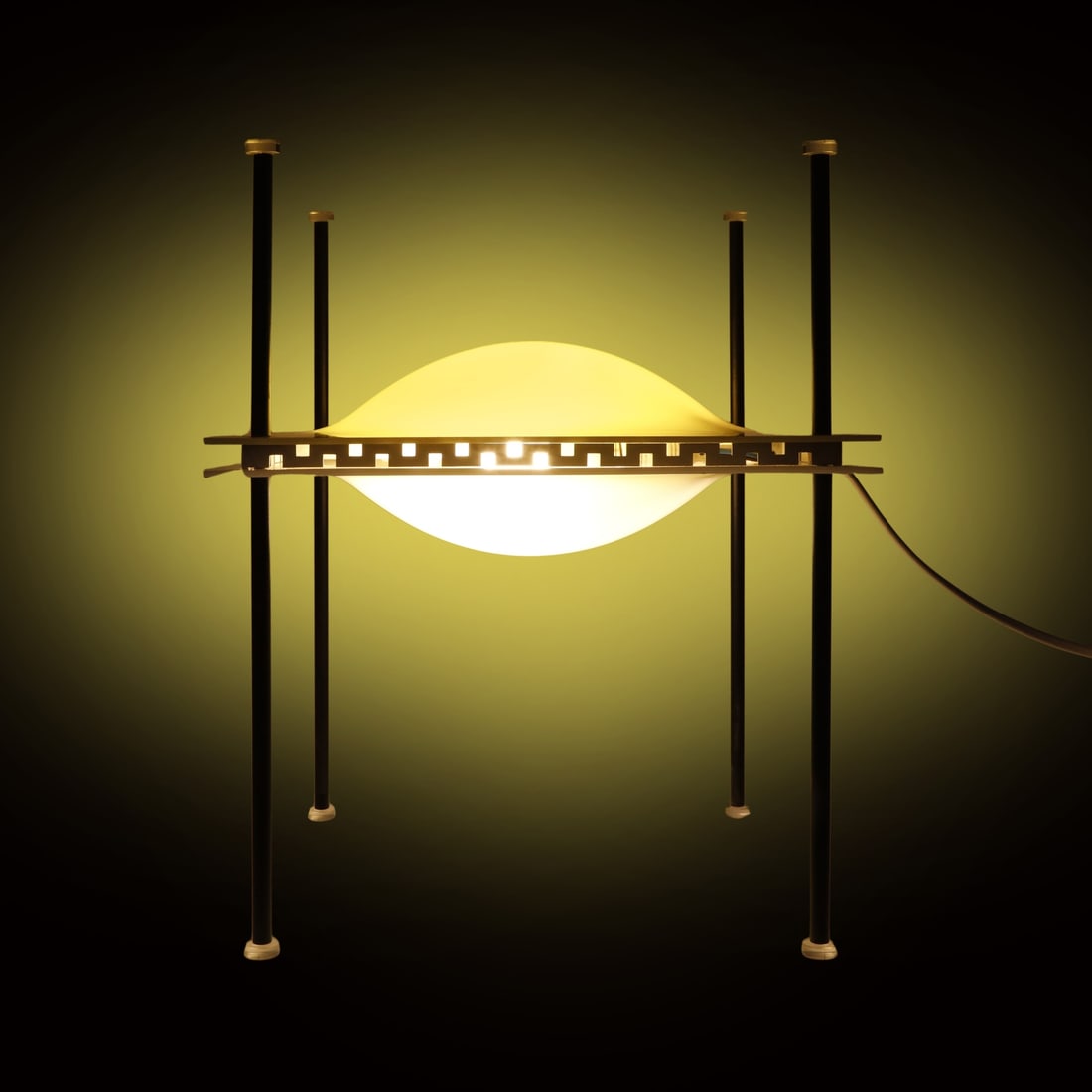 Ettore Sottsass Lampada da tavolo modello "12639", produzione Arredo Luce - Italia: /