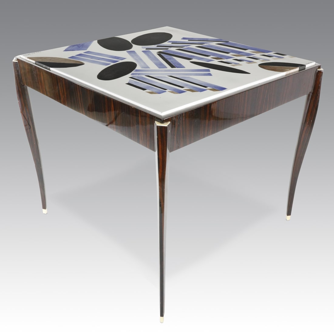 Celeste Dell'Anna (disegno di) Tavolo d'appoggio "Turning The Tables" - limited edition design: blue: Celeste Dell'Anna (disegno di) Tavolo d'appoggio "Turning The Tables" - limited edition design: blue coffee Tavolo in zebrano con gambe a sciabola nella maniera di Ruhlmann, piano dipinto a mano da ar