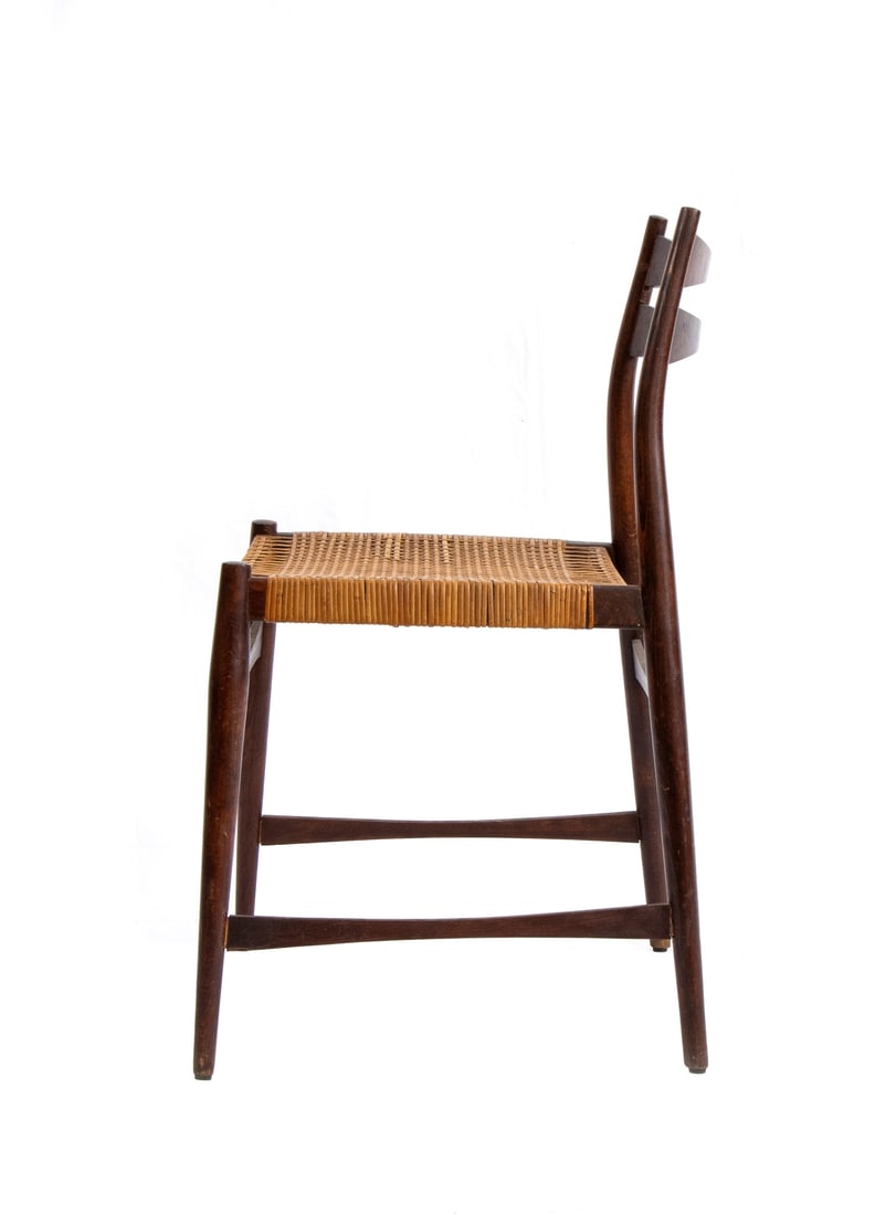 Quattro sedie in rattan di produzione danese (1 of 5)