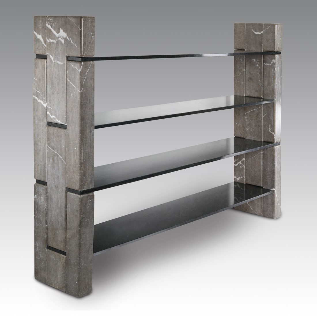 Polidori Renato Libreria modello Biblos, produzione Skipper - Italia: Polidori Renato Libreria modello Biblos, produzione Skipper - Italia Renato Polidori per Skipper, libreria 'Biblos', marmo, Italia, design 1976Mobile postmoderno in marmo, progettato dall'italiano Ren