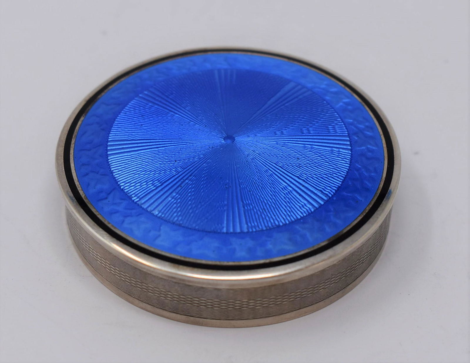 Continental silver and guilloche enamel pill box (1 of 10)