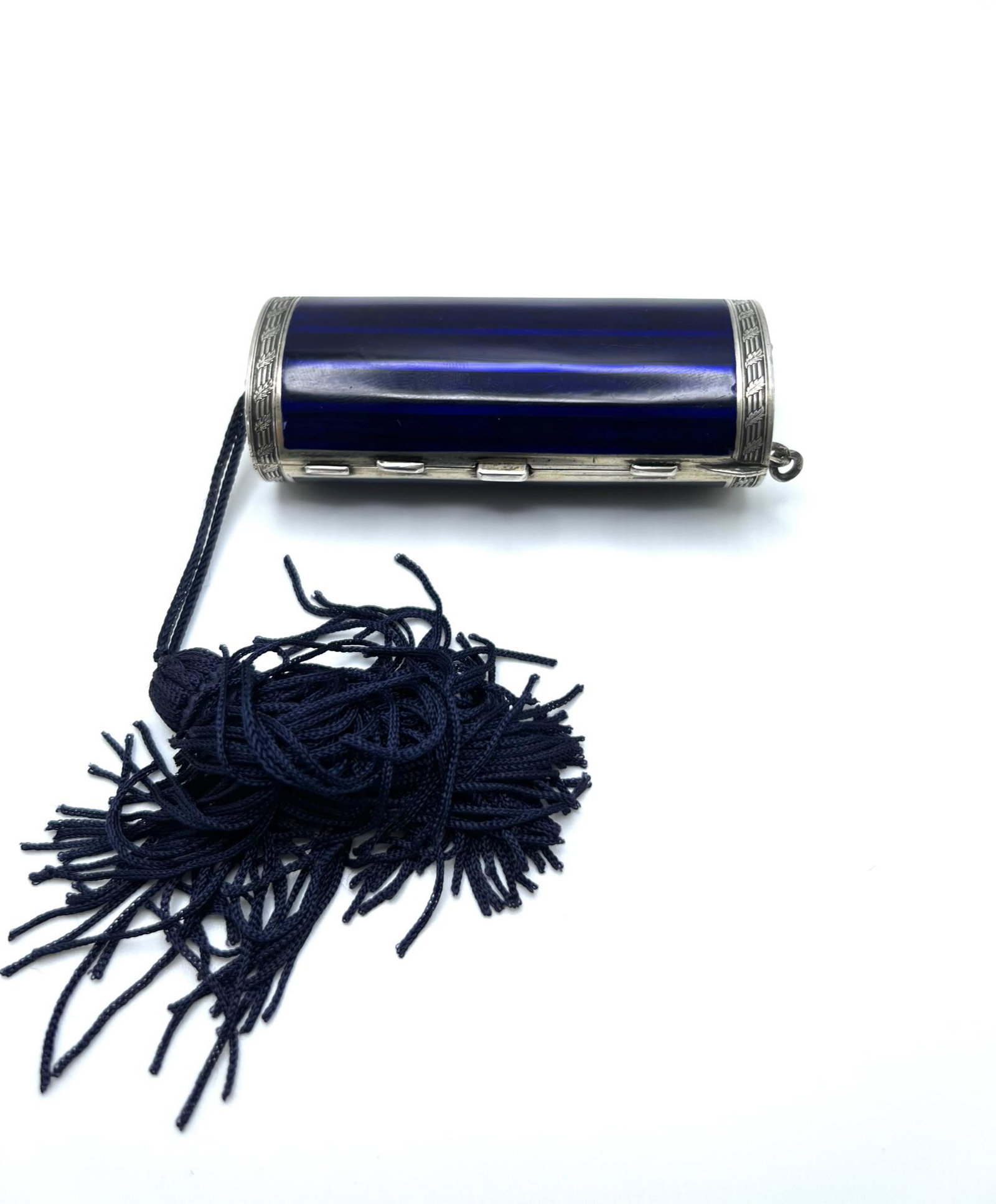 Art deco silver and enamel barrel form vanity case (1 of 17)