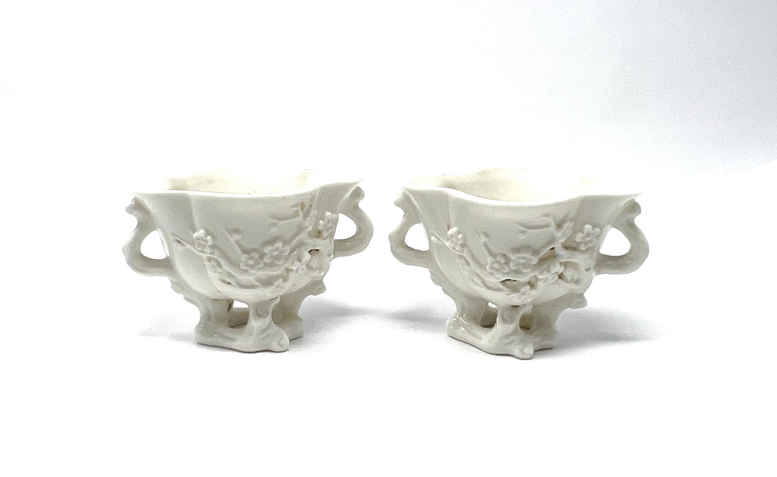 Pair of Chinese Dehua porcelain libation cups (1 of 8)