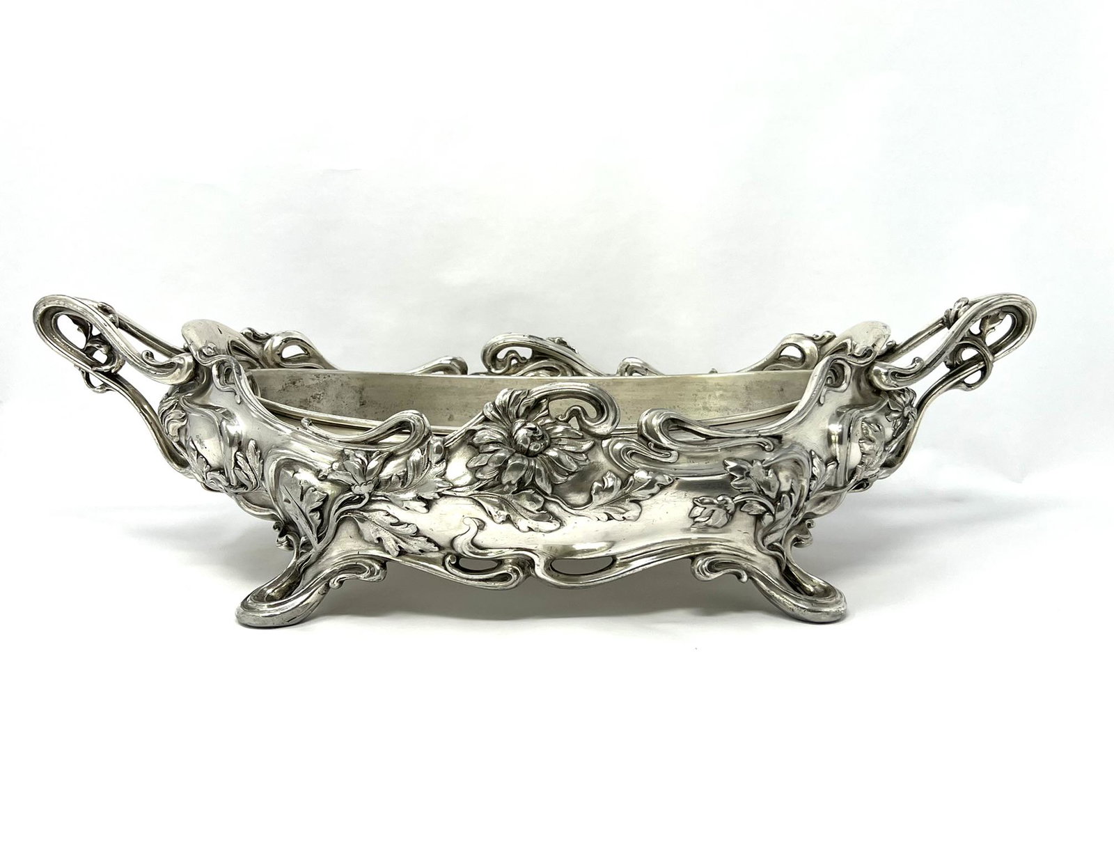 Art Nouveau Victor Saglier silverplated bronze centerpiece (1 of 18)