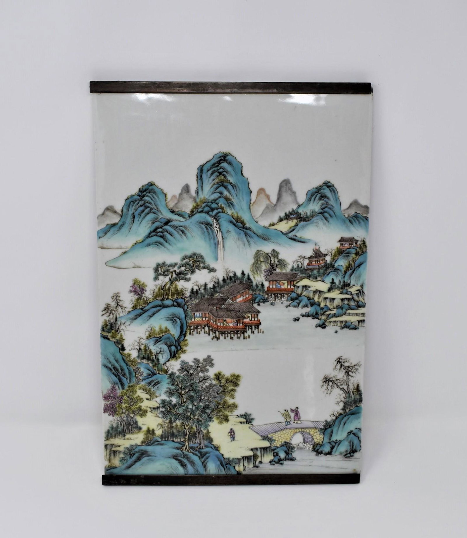 Chinese famille rose enamel decorated plaque (1 of 8)