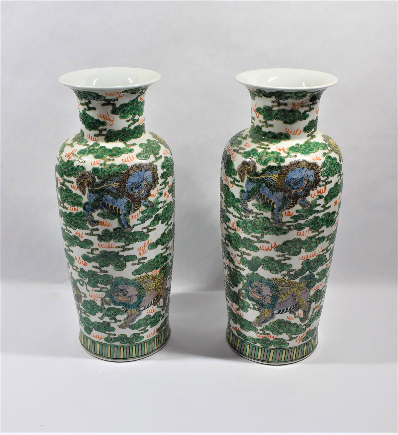 Pair of large Chinese baluster vases  20th century (1 of 15)