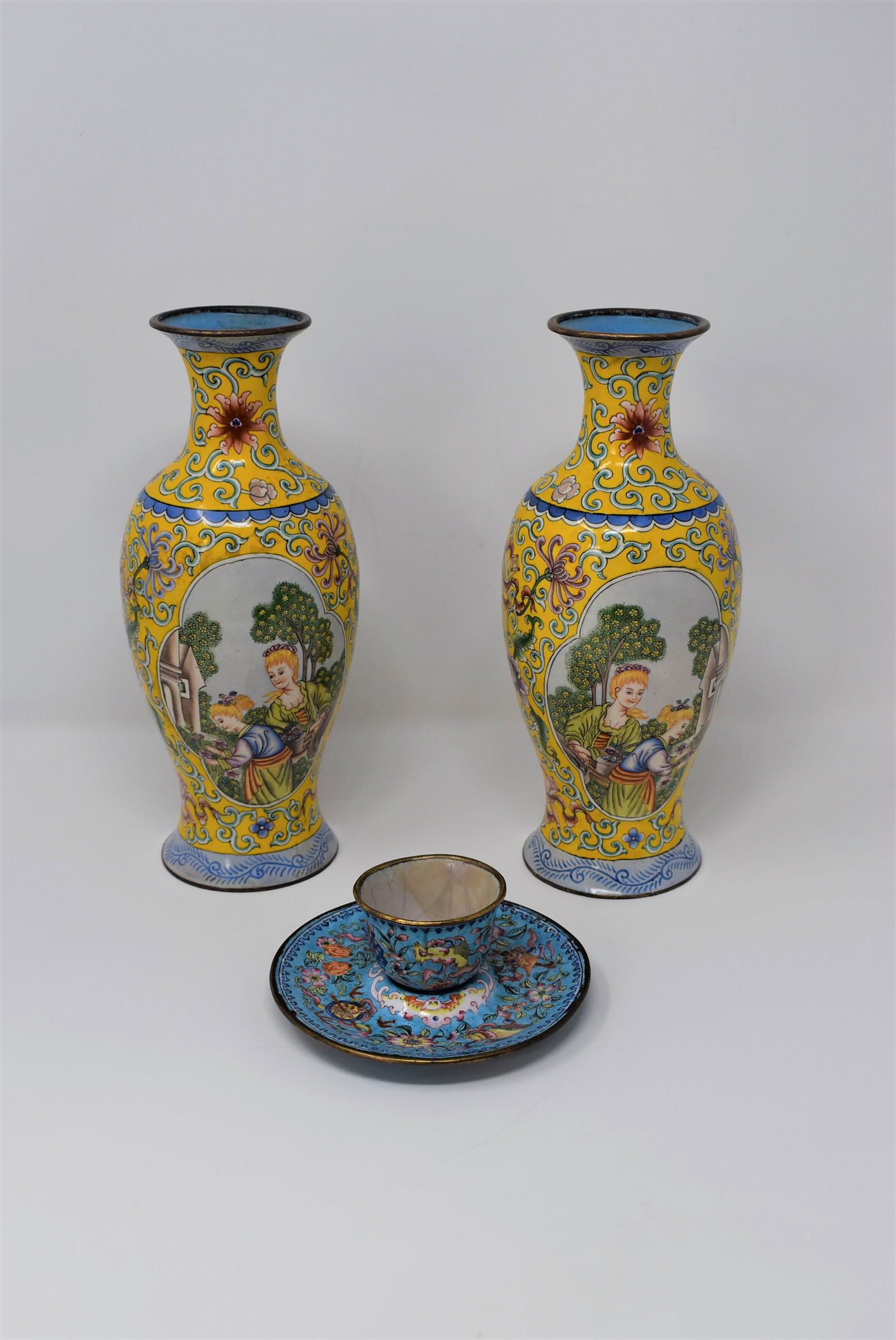 Grouping of Chinese vintage Canton enamel items (1 of 19)