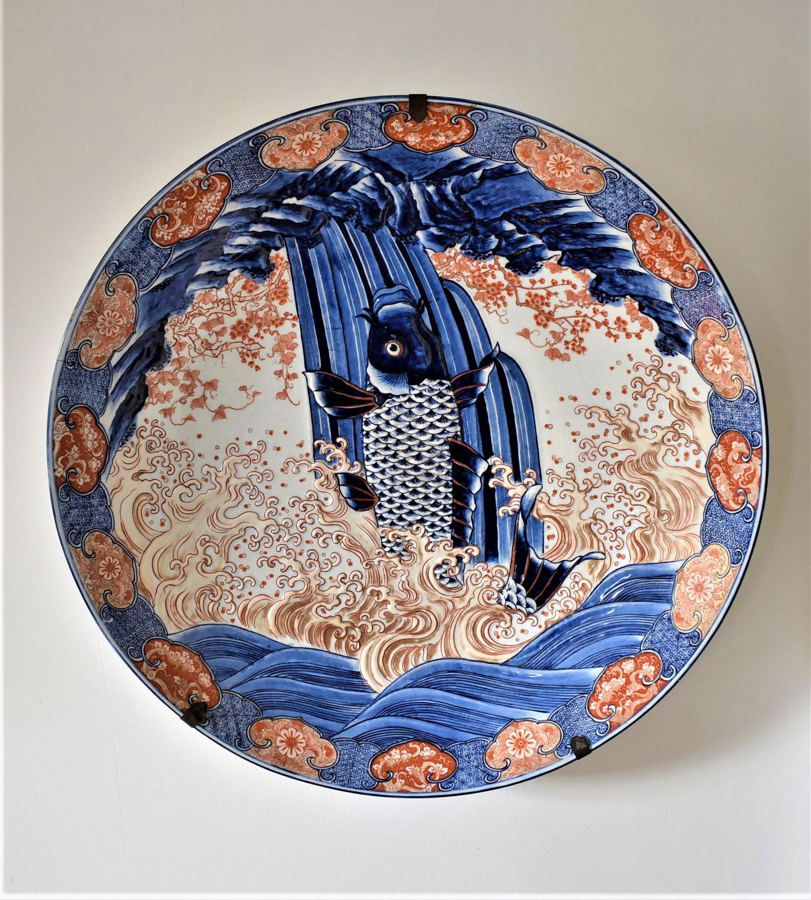 Massive 18th/19th cent. Imari charger with Koi (1 of 11)