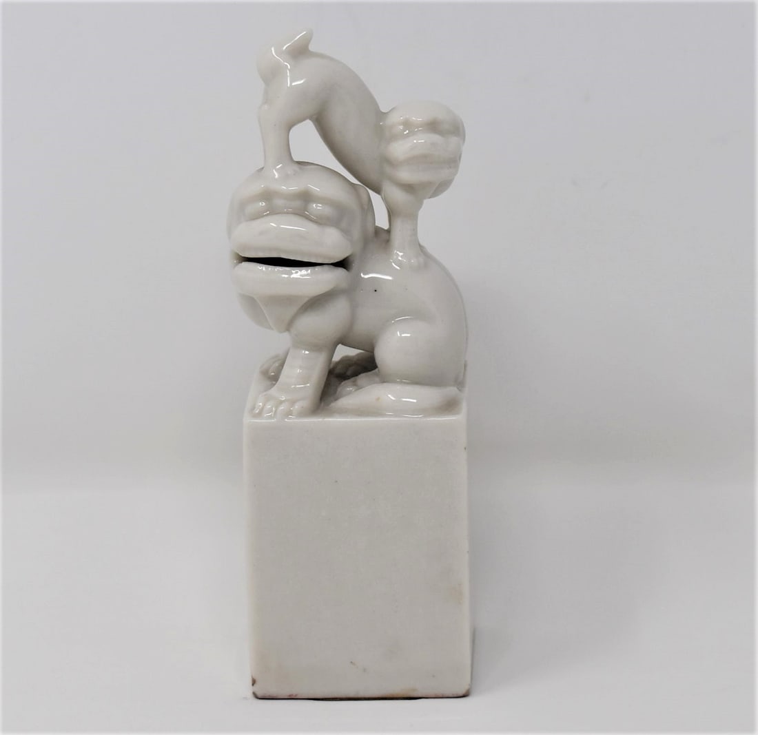 Chinese blanc de Chine porcelain wax seal: Chinese Blanc-de-chine or Dehua porcelain wax seal with lioness and cub. From the Maria Anglesio collection, thence by descent to the present owner. Approximate measurements:5.5"H x 1.75"W x 1.5"D In-
