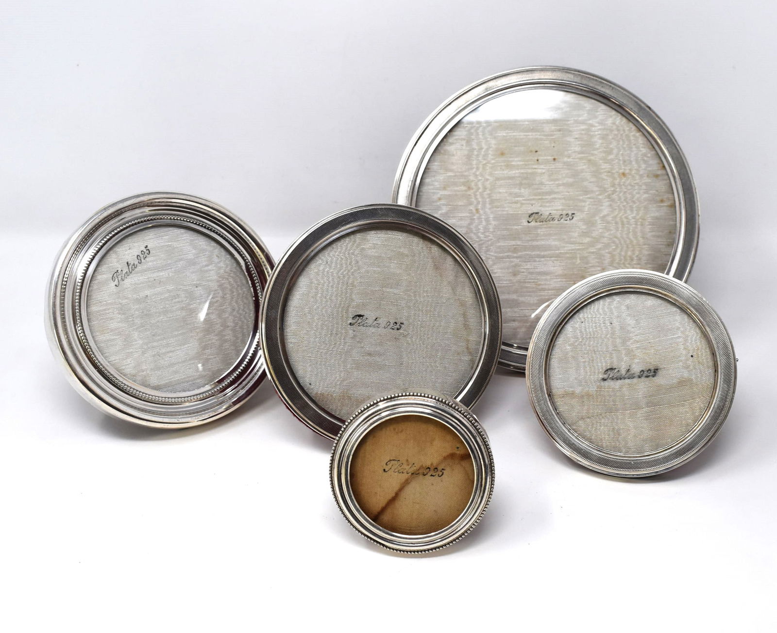 Grouping of five vintage sterling silver circular photo frames (1 of 8)