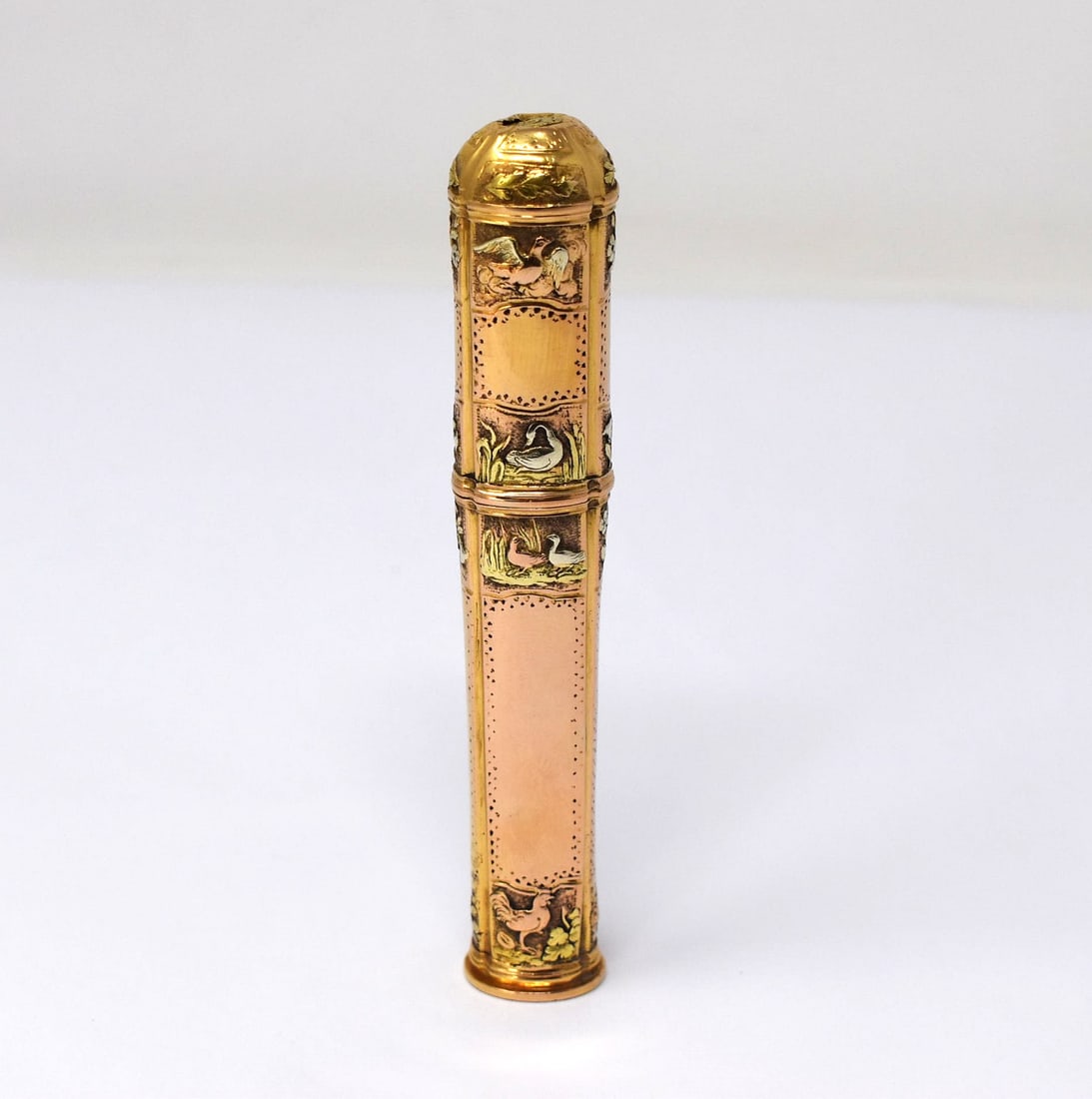 A Louis XV 18th century French solid gold etui / wax seal (1 of 20)