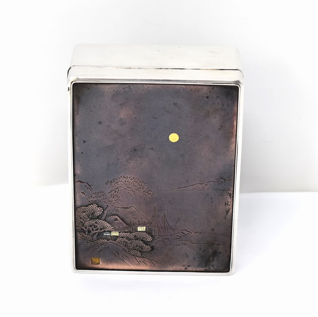Signed Japanese silver and mixed metal cigarette box (1 of 11)