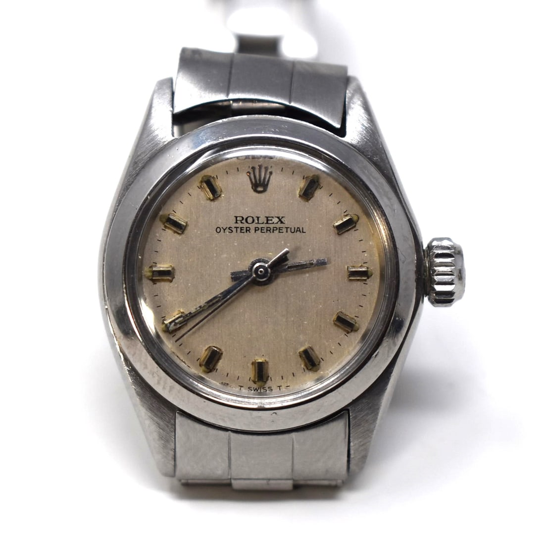 Vintage 1968 Rolex Oyster Perpetual Ladies Stainless Steel wristwatch 6623: A vintage 1968 Rolex Oyster Perpetual Ladies Stainless Steel wristwatch, ref 6623, 25 mm case, serial #1880XXX. Please note that on this particular lot the sale will be final and non-refundable. We en