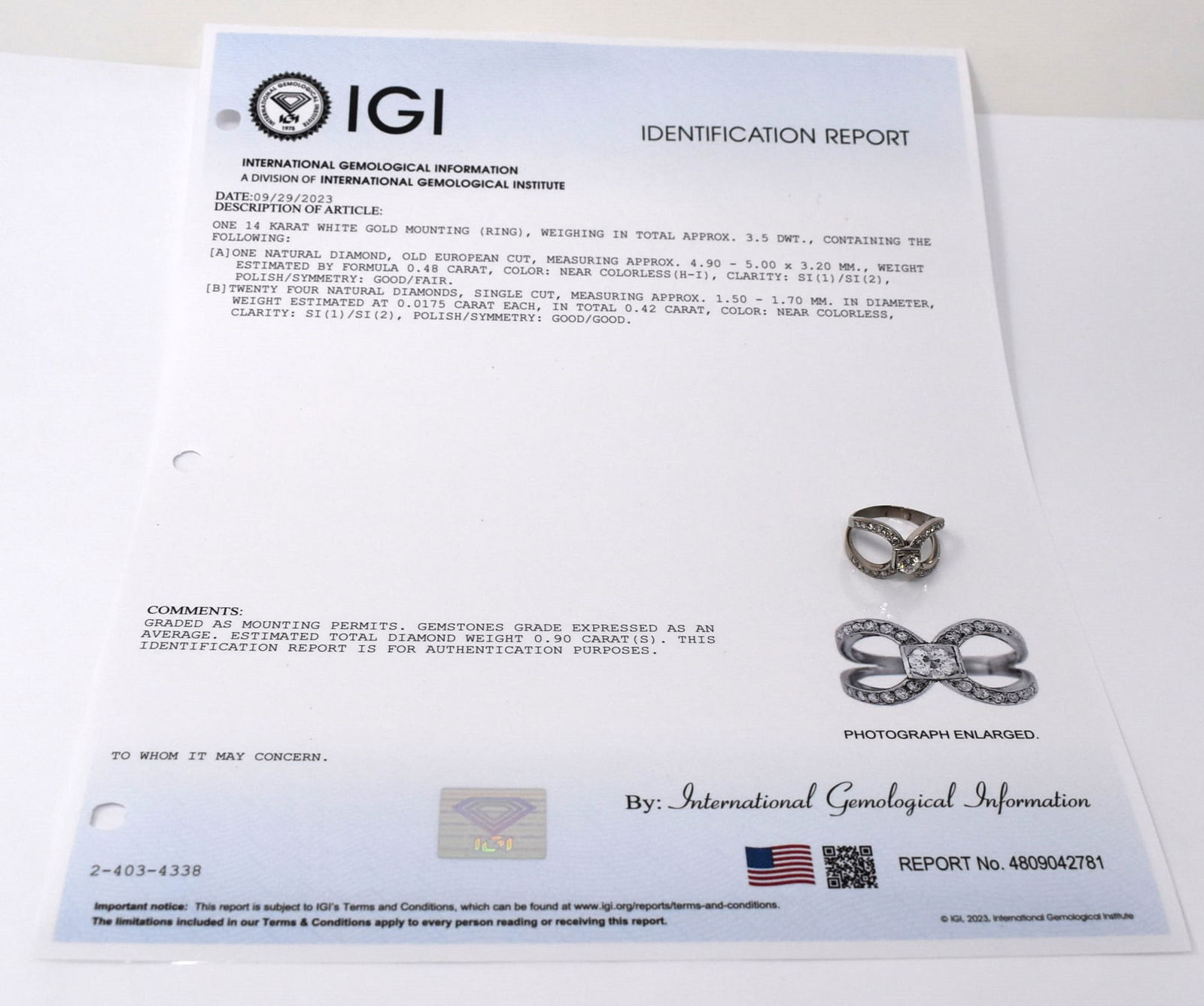 Vintage 14 K white gold and diamond ring: Vintage 14 K white gold and diamond ring, weighing in total approximately 3.5 dwt (or 5.44g) mounted with a central old european cut natural diamond, and 24 sigle cut natural diamonds. Size 9 US. Plea