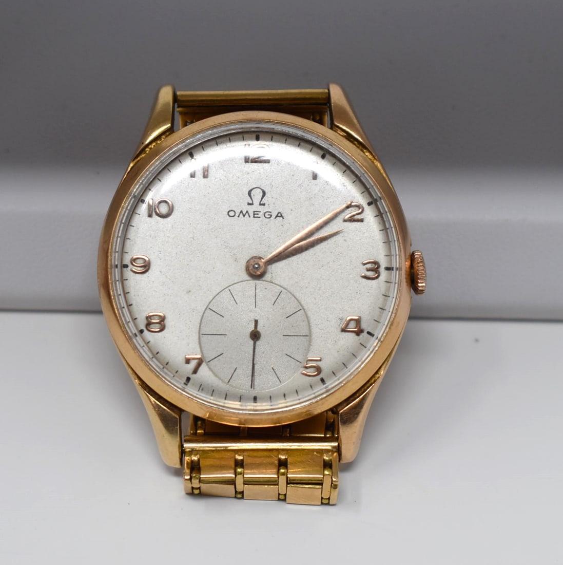 1947 vintage OMEGA 2508 18K Gold manual wind men's watch (1 of 13)