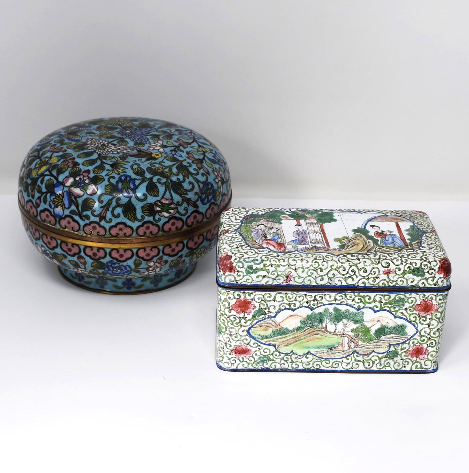 Two Chinese enamel boxes: Canton enamel and enamel cloisonne (1 of 15)