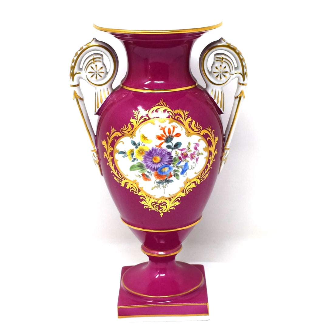 MEISSEN porcelain amphora vase with pink ground (1 of 13)
