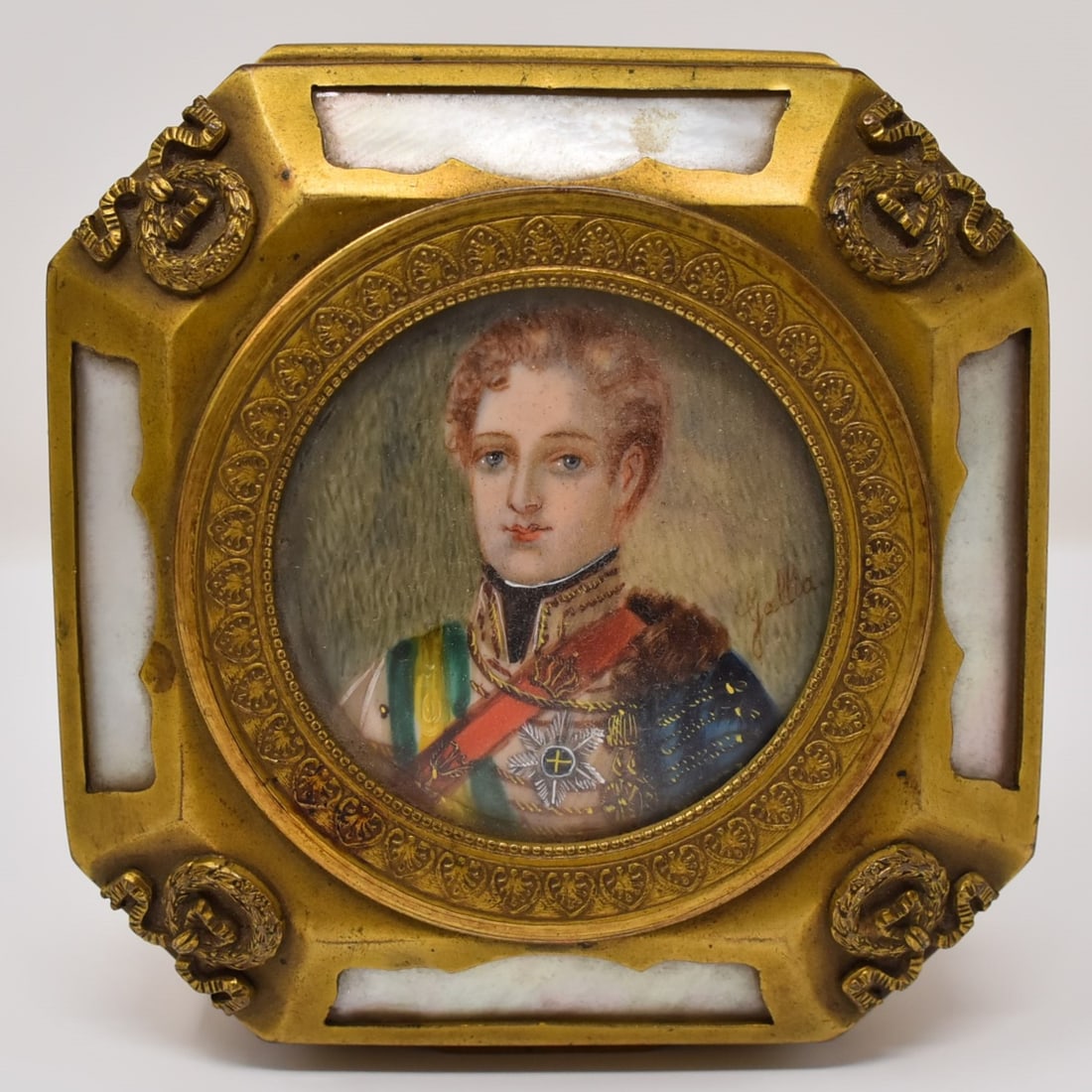 Antique French brass dresser box with Napoleonic Officer (1 of 14)