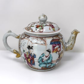 Large 18th C. Chinese export porcelain teapot and cover