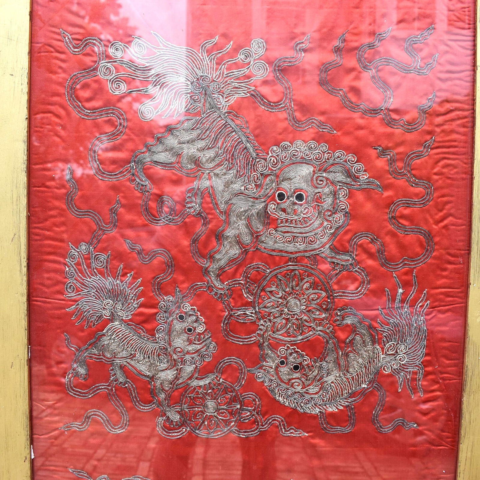 Framed Chinese embroidery on silk panel (1 of 10)