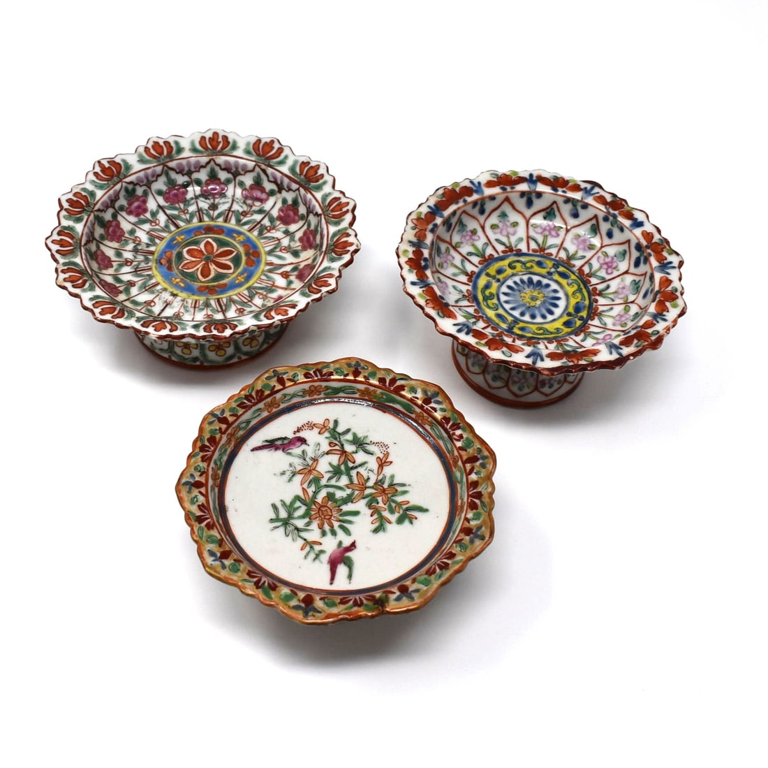 Grouping of three Chinese Wucai enamel decorated porcelain footed dishes (1 of 20)