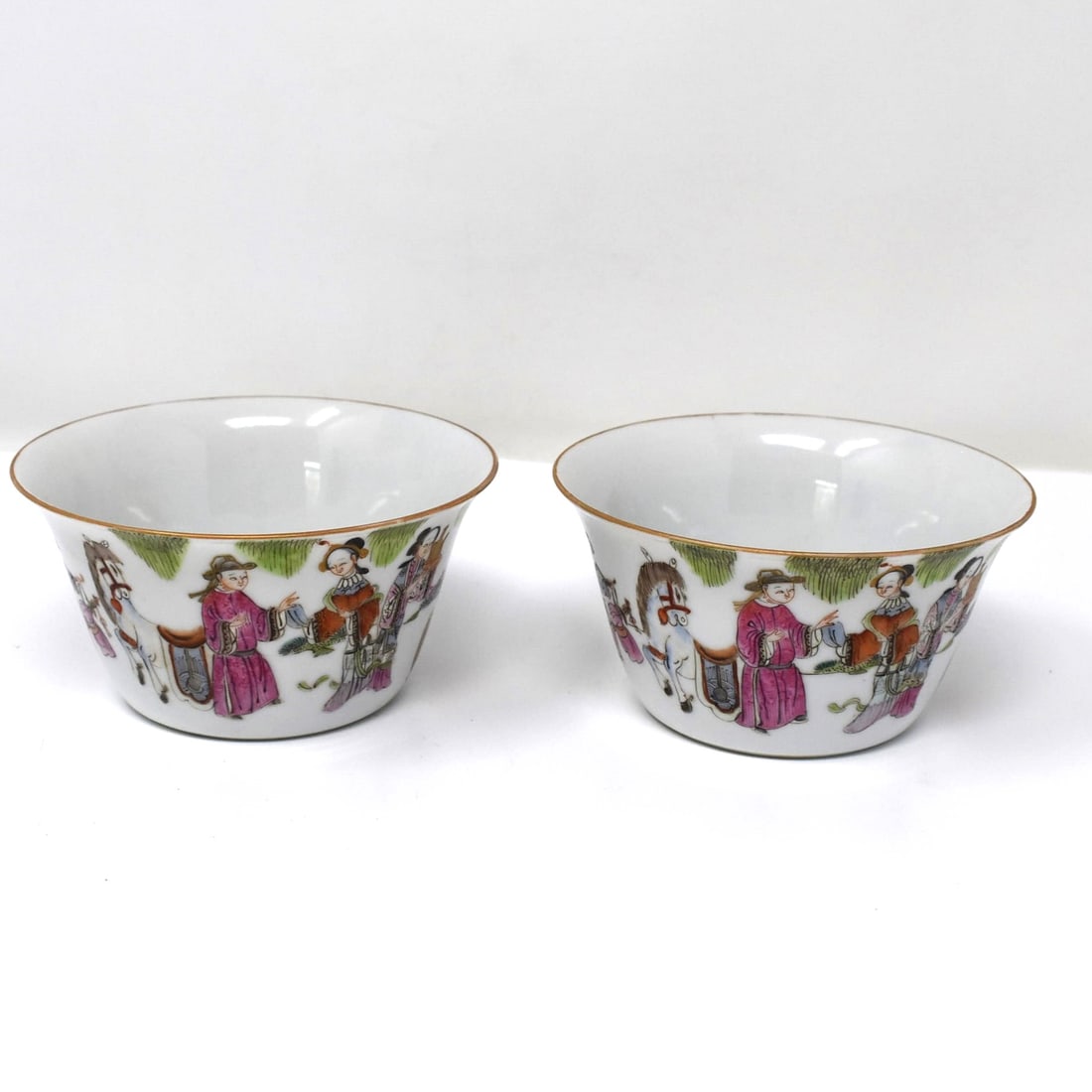 Pair of Chinese famille rose porcelain bowls / cups (1 of 18)
