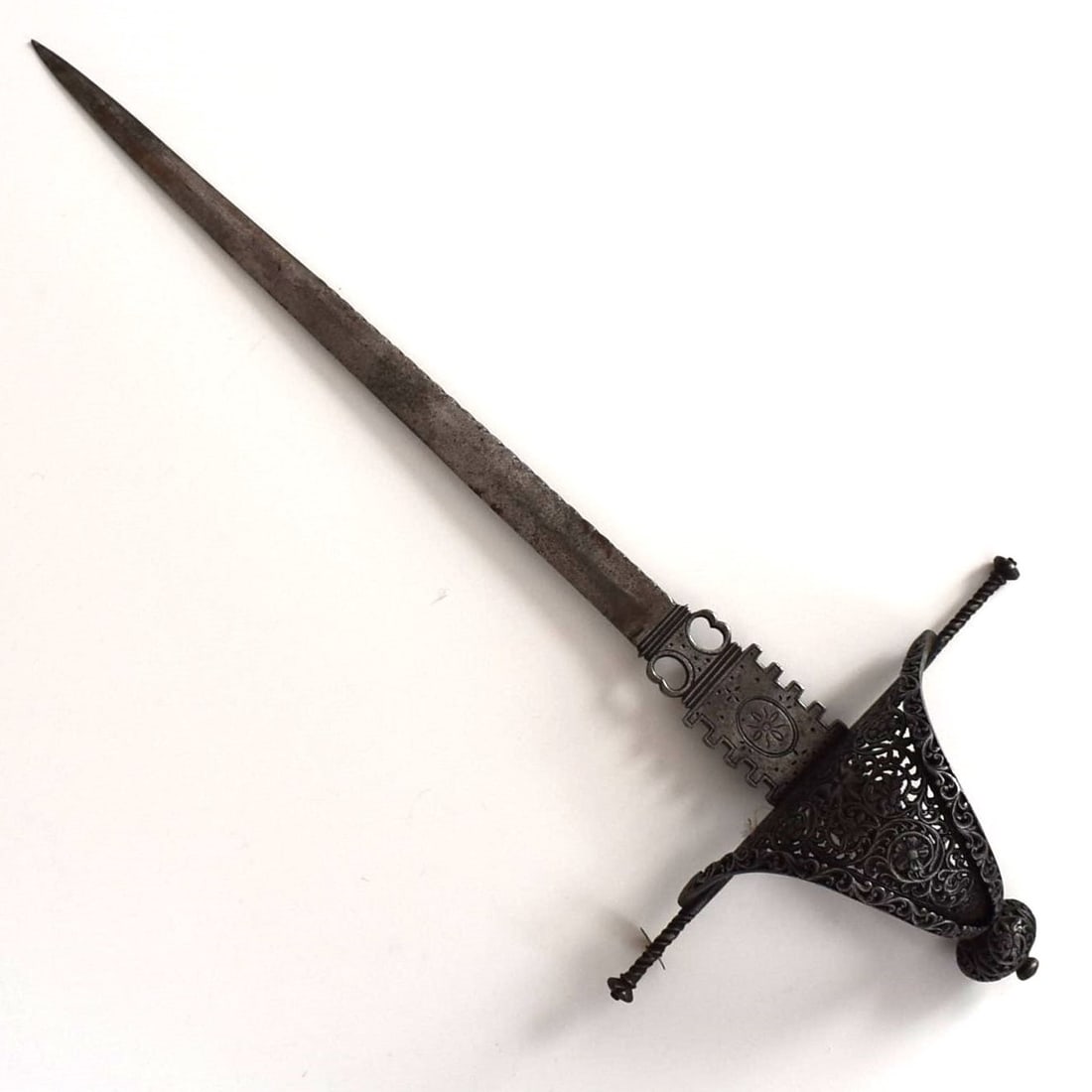 Antique Spanish or Italian chiselled iron left-hand dagger, 17th/18th century (1 of 16)