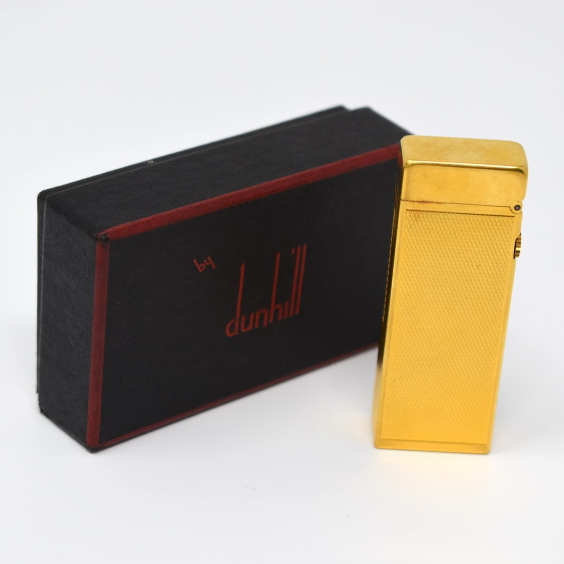 DUNHILL gold-plated lighter circa 1964 (1 of 9)