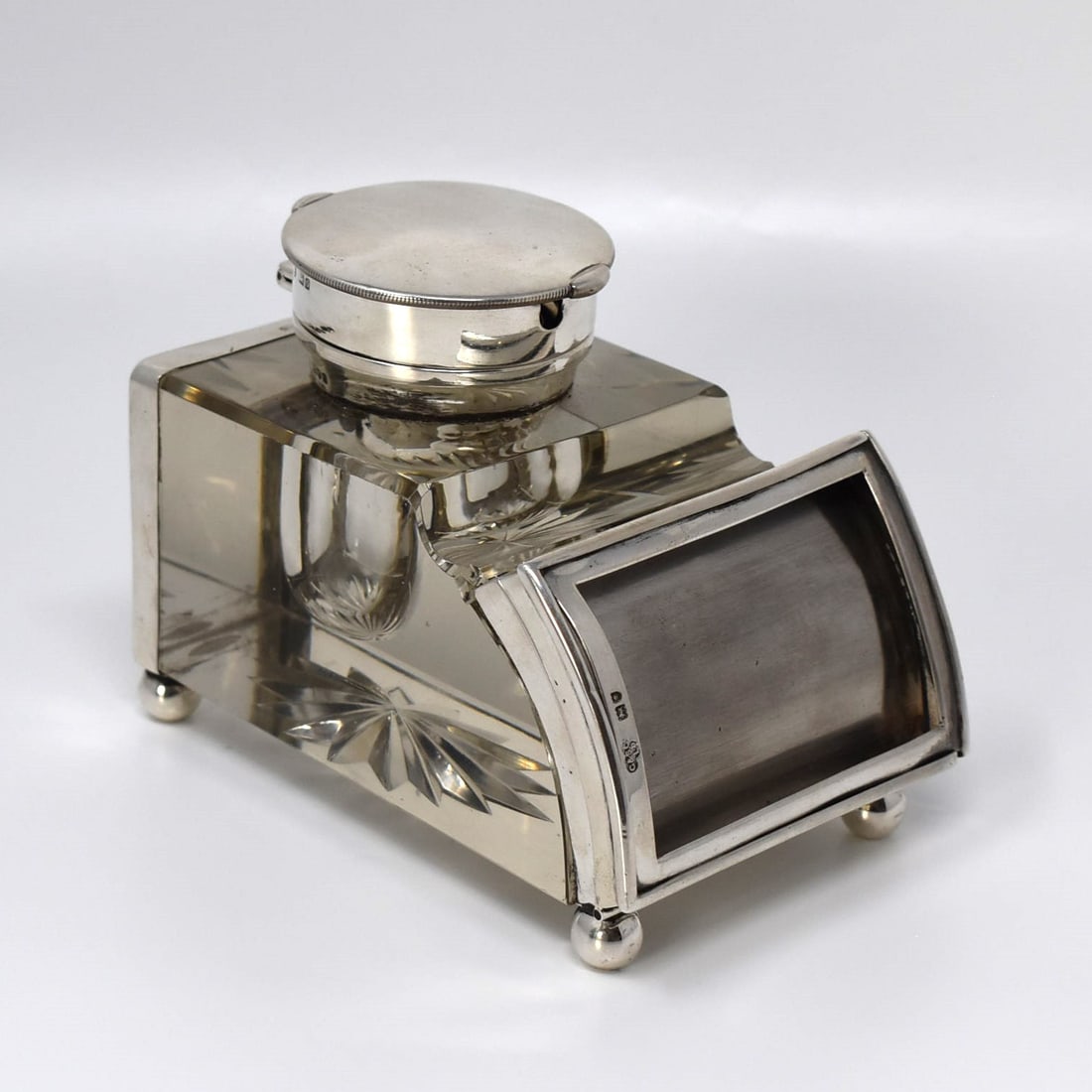 A Mappin & Webb antique English sterling silver mounted cut glass inkwell (1 of 17)