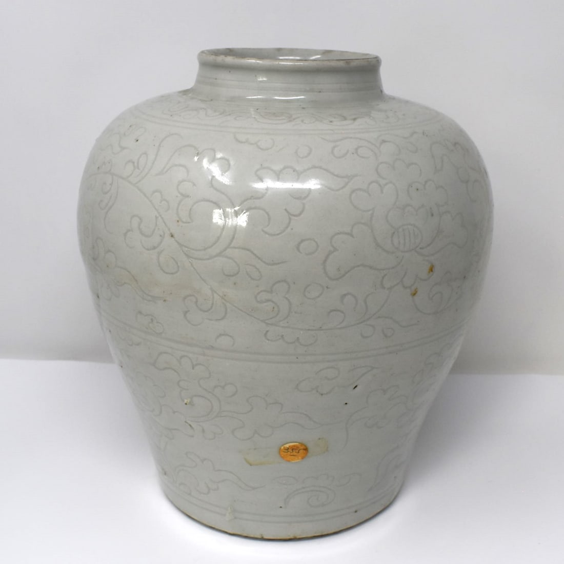 A large Chinese incised Qingbai vase (1 of 19)