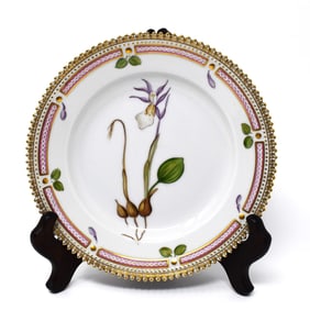 Royal Copenhagen FLORA DANICA porcelain bread plate: Calyps Bulbosa G.Rchb